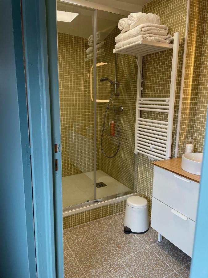 Au Coeur Du Vieux Toulon: Renovated Calm Oasis With Elevator Toulon