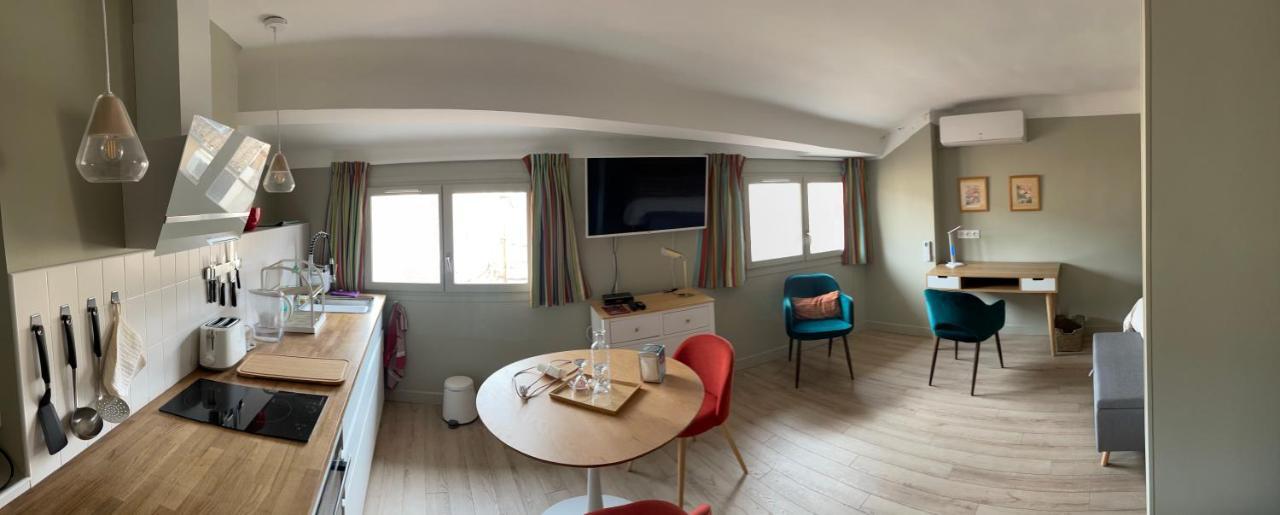 Apartment Au Coeur Du Vieux Toulon: Renovated Calm Oasis With Elevator