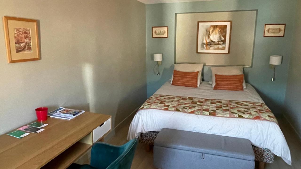 Au Coeur Du Vieux Toulon: Renovated Calm Oasis With Elevator *