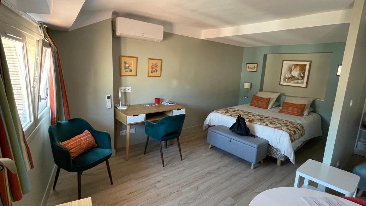 Apartment Au Coeur Du Vieux Toulon: Renovated Calm Oasis With Elevator *