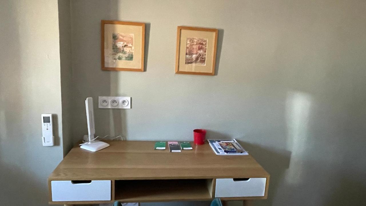 Au Coeur Du Vieux Toulon: Renovated Calm Oasis With Elevator * Toulon
