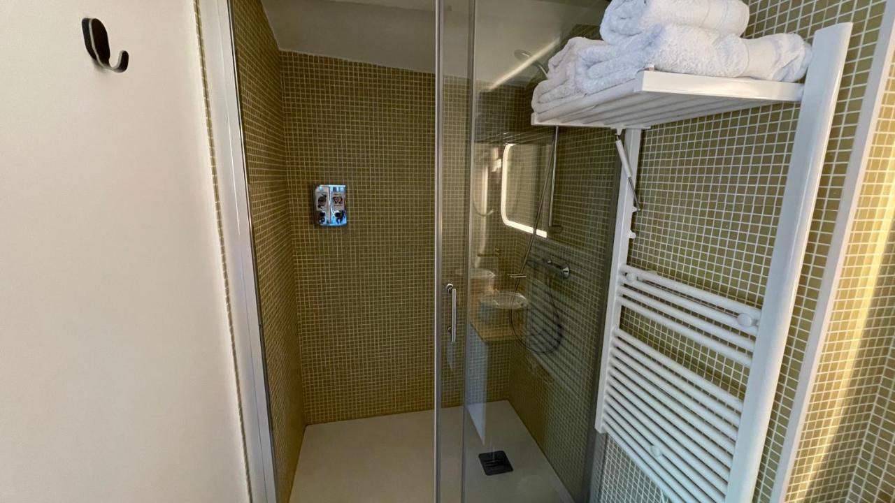 Au Coeur Du Vieux Toulon: Renovated Calm Oasis With Elevator Apartment Toulon