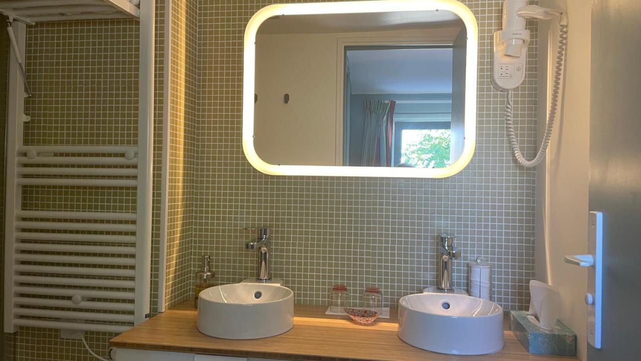Apartment Au Coeur Du Vieux Toulon: Renovated Calm Oasis With Elevator