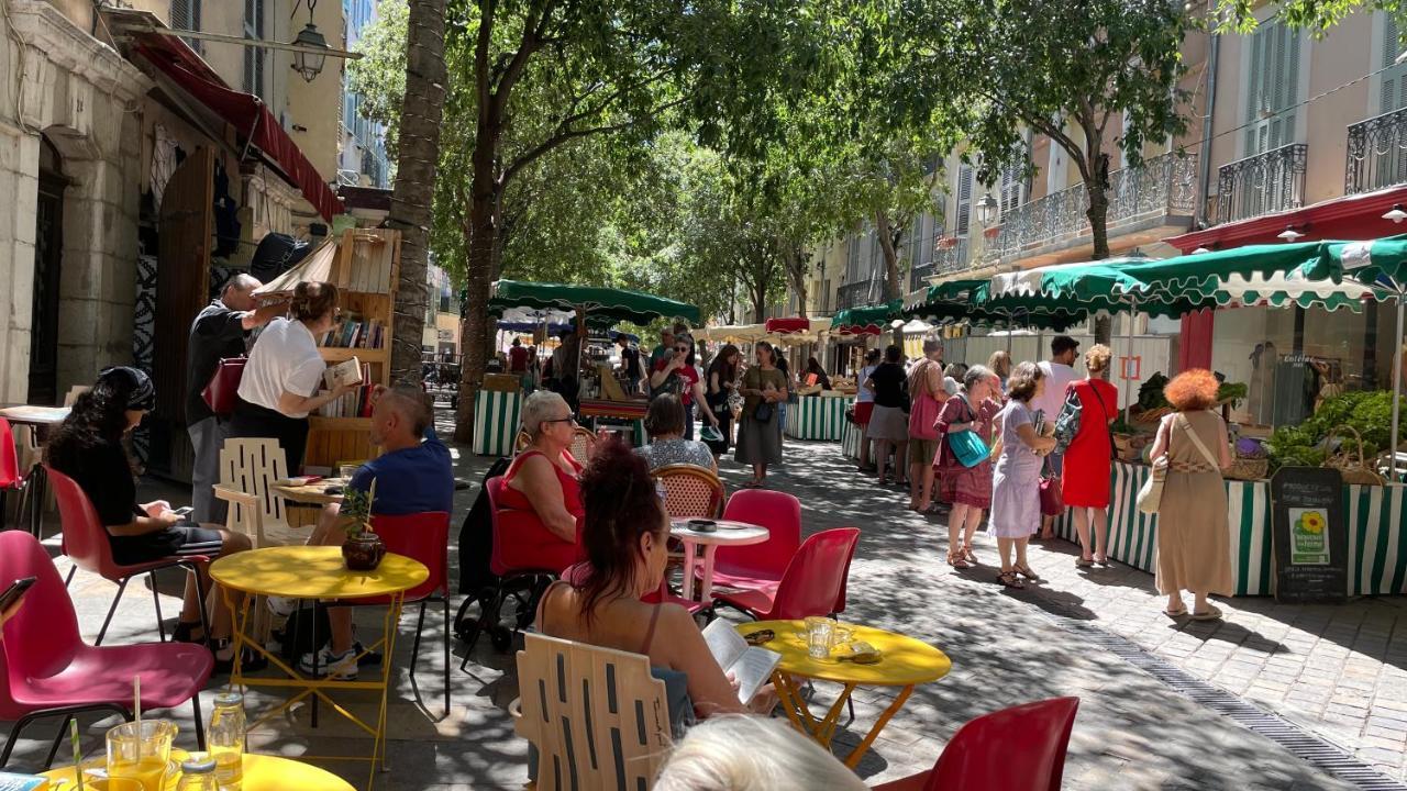 Au Coeur Du Vieux Toulon: Renovated Calm Oasis With Elevator Toulon