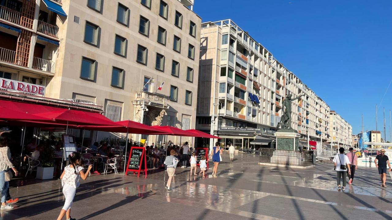 Apartment Au Coeur Du Vieux Toulon: Renovated Calm Oasis With Elevator *