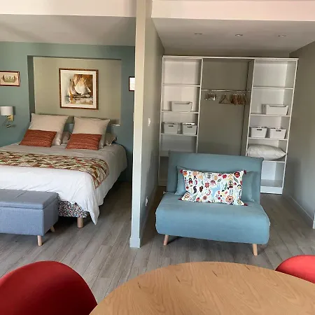 Au Coeur du Vieux Toulon: Renovated Calm Oasis with Elevator Apartment Exterior photo