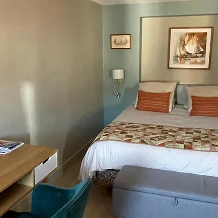 Au Coeur du Vieux Toulon: Renovated Calm Oasis with Elevator Apartment Exterior photo
