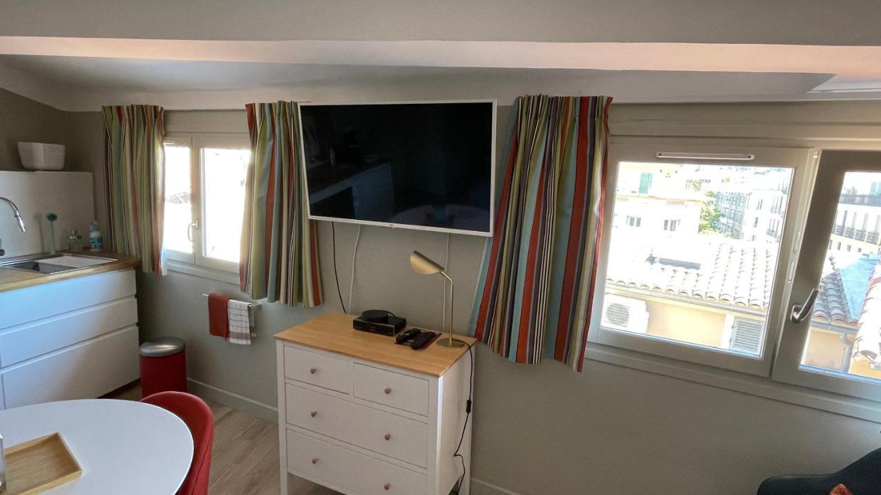 Appartement Au Coeur Du Vieux Au Calme Renove Climatise Confortable Etage Eleve Avec Ascenseur Proche Parking Et Toutes Commodites *
